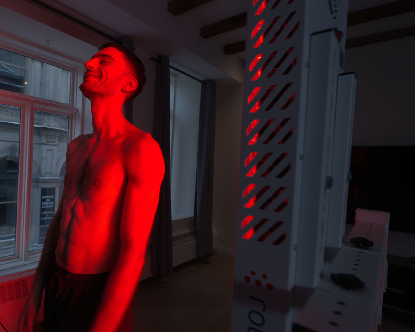 Full Body Red Light Therapy - image shows a man using full body red light therapy